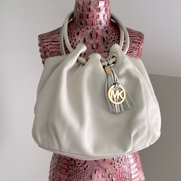 MICHAEL Michael Kors Handbags - Gorgeous Off-White Michael Kors Purse-100% Genuine luxury LEATHER